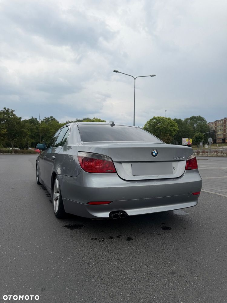 BMW Seria 5 525d - 17