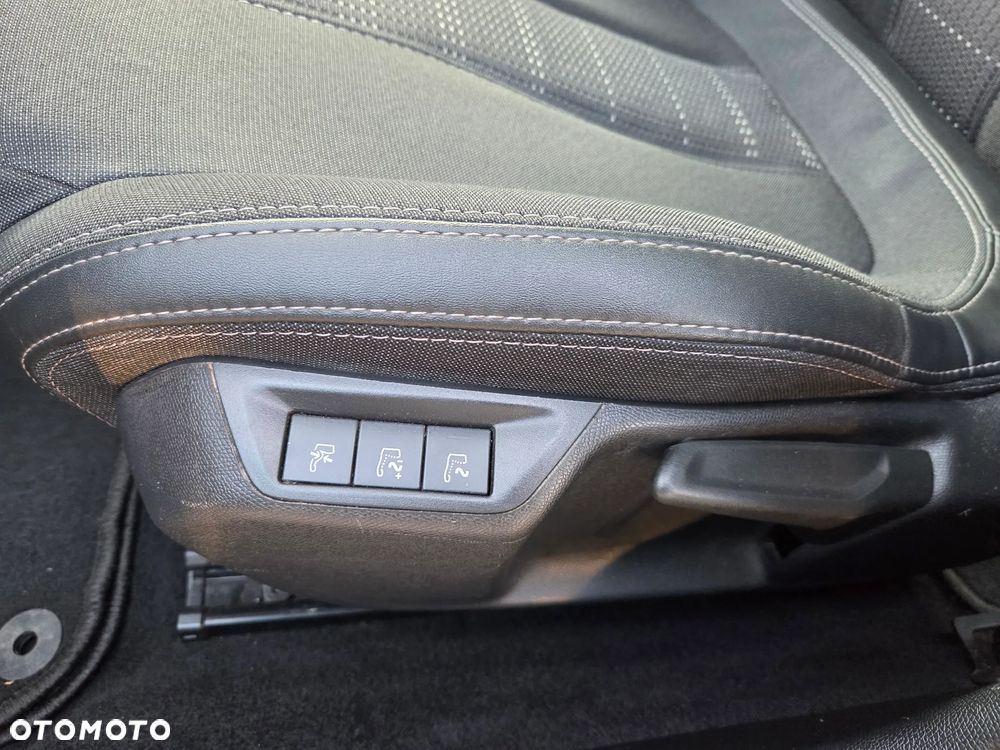 Peugeot 308 PureTech 130 GPF EAT8 Stop & Start Allure Business-Paket - 15