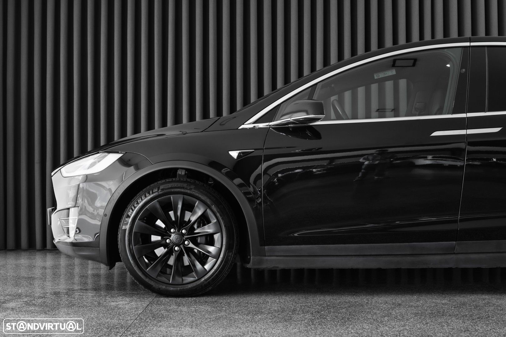 Tesla Model X 75D - 7