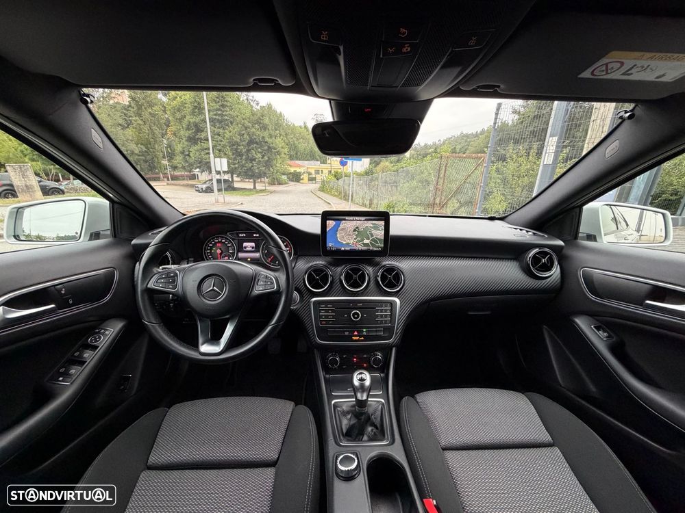 Mercedes-Benz GLA 180 d Style - 34