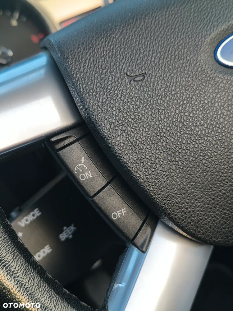 Ford Focus 2.0 TDCi DPF Ghia - 13