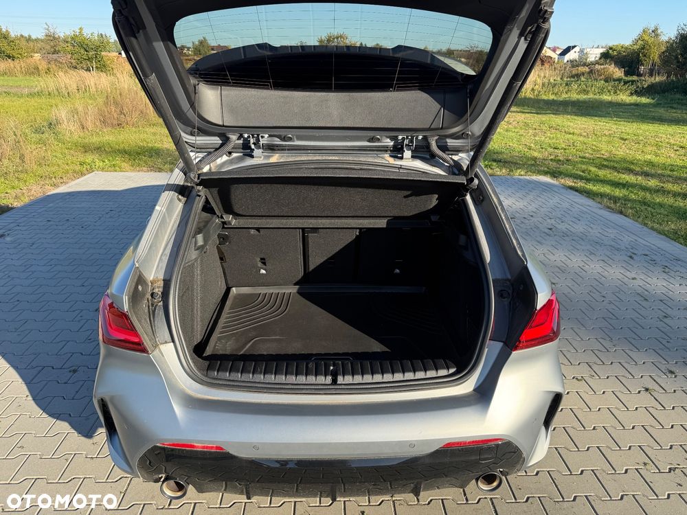 BMW Seria 1 2024 photo 5