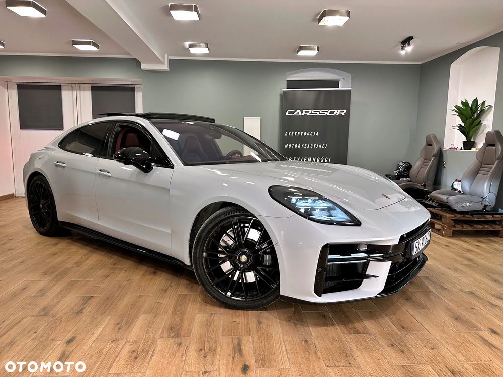 Porsche Panamera - 4
