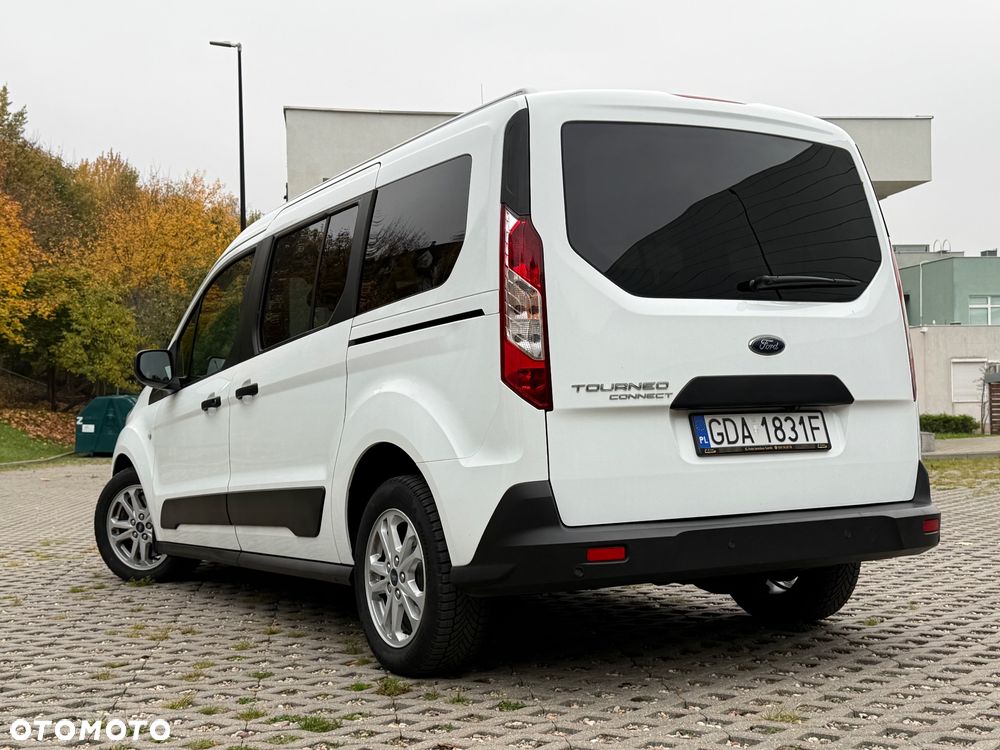 Ford Tourneo Connect - 13