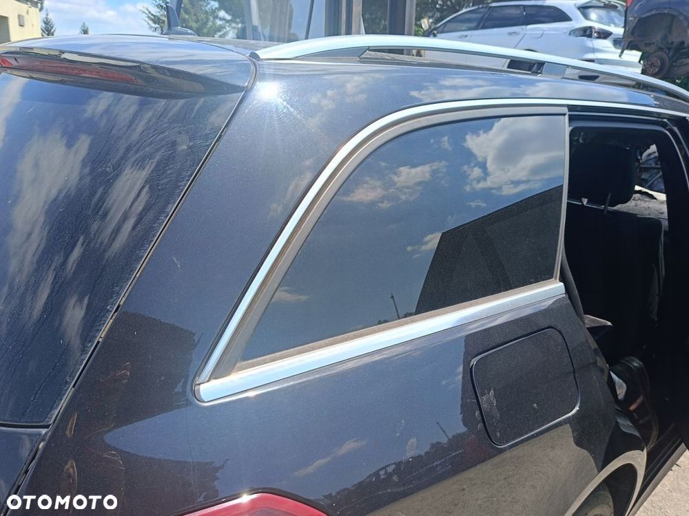 MERCEDES W212 KOMBI SZYBA KAROSERYJNA TYŁ LEWA PRAWA - 1