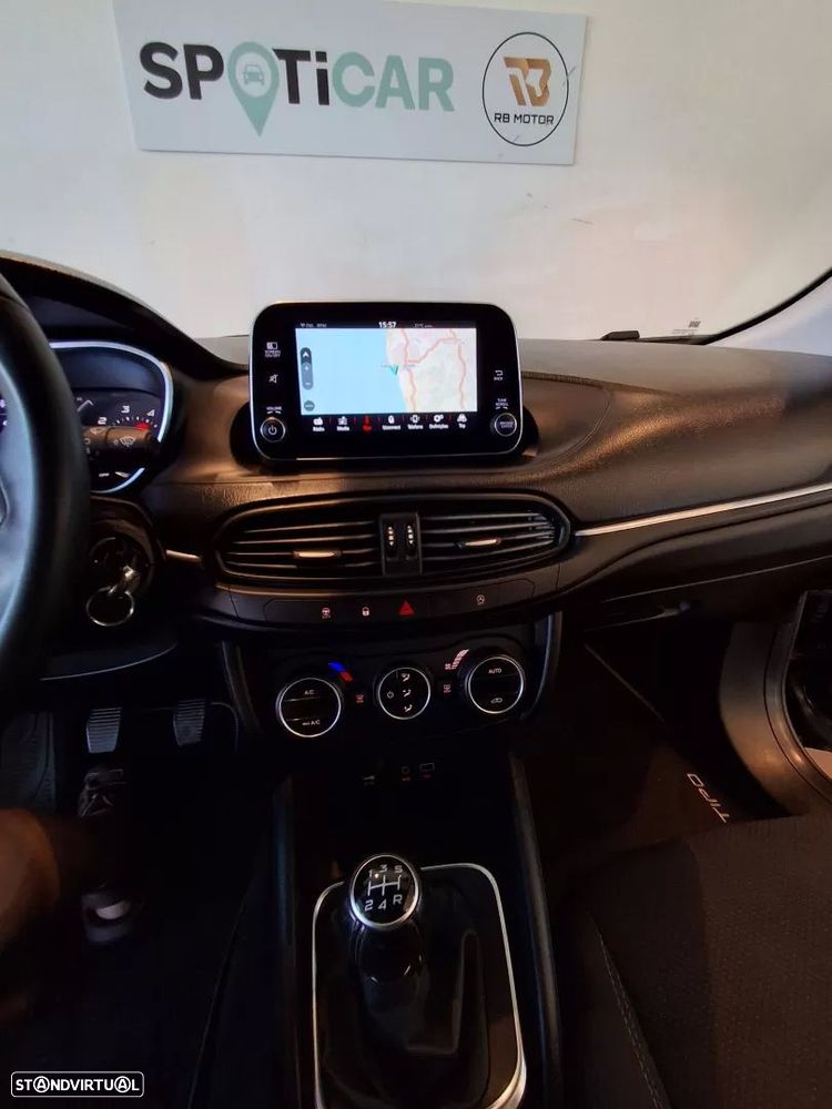 Fiat Tipo Station Wagon 1.3 M-Jet Lounge J17 - 19
