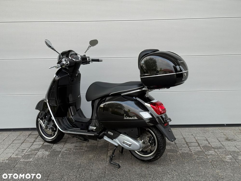 Vespa GTS - 19