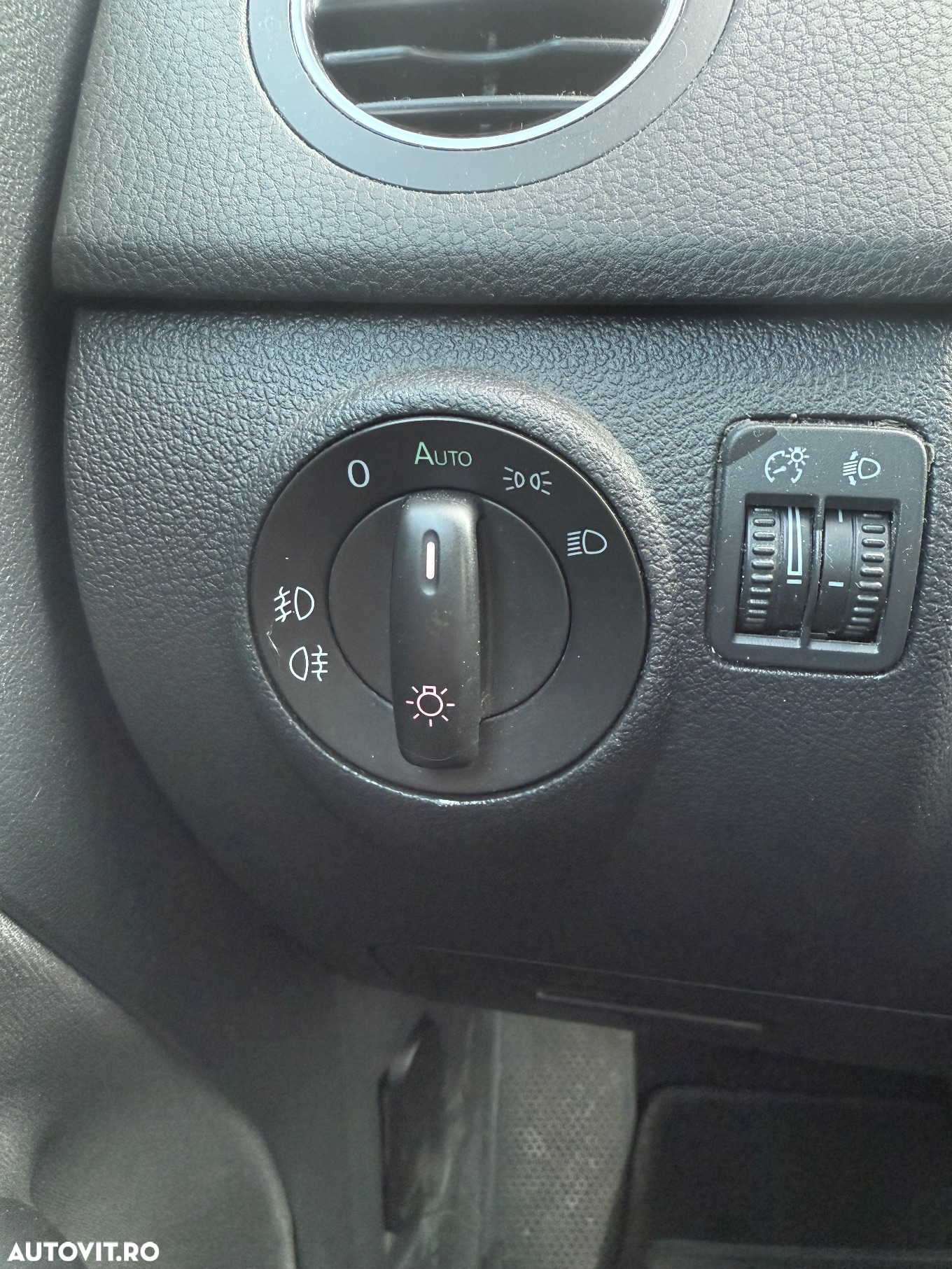 Volkswagen Golf Plus 1.6 TDI DPF BMT Highline DSG - 31