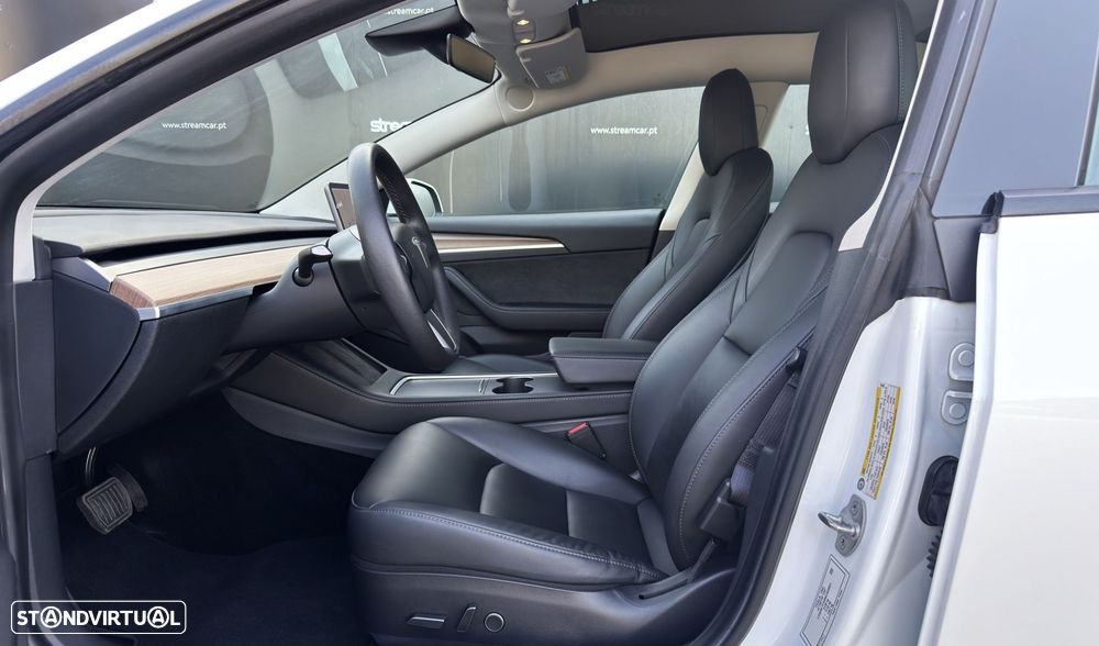 Tesla Model 3 - 12