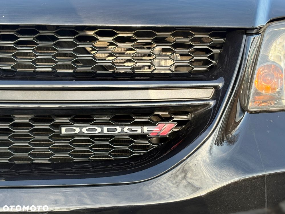 Dodge Grand Caravan - 4