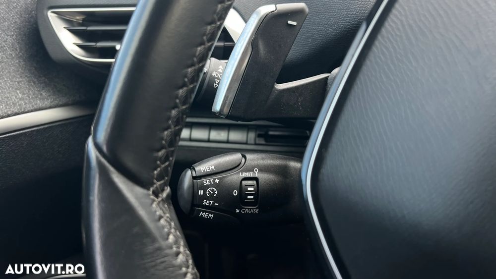Peugeot 3008 PureTech 130 Stop & Start GPF EAT8 Allure - 19