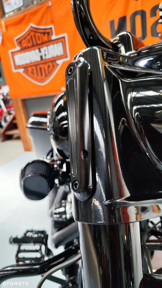 Harley-Davidson Touring Road King - 23