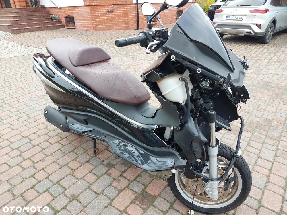 Piaggio X10 - 9