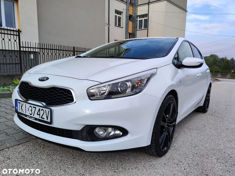 Kia Ceed - 35