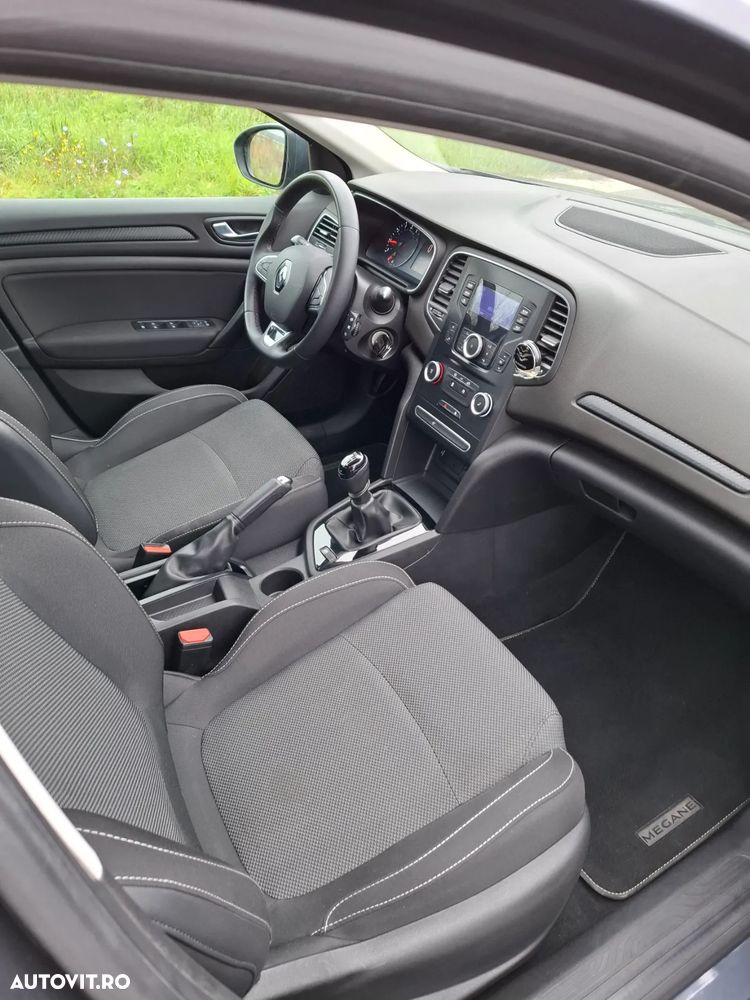 Renault Megane TCE 114 GPF Zen - 13