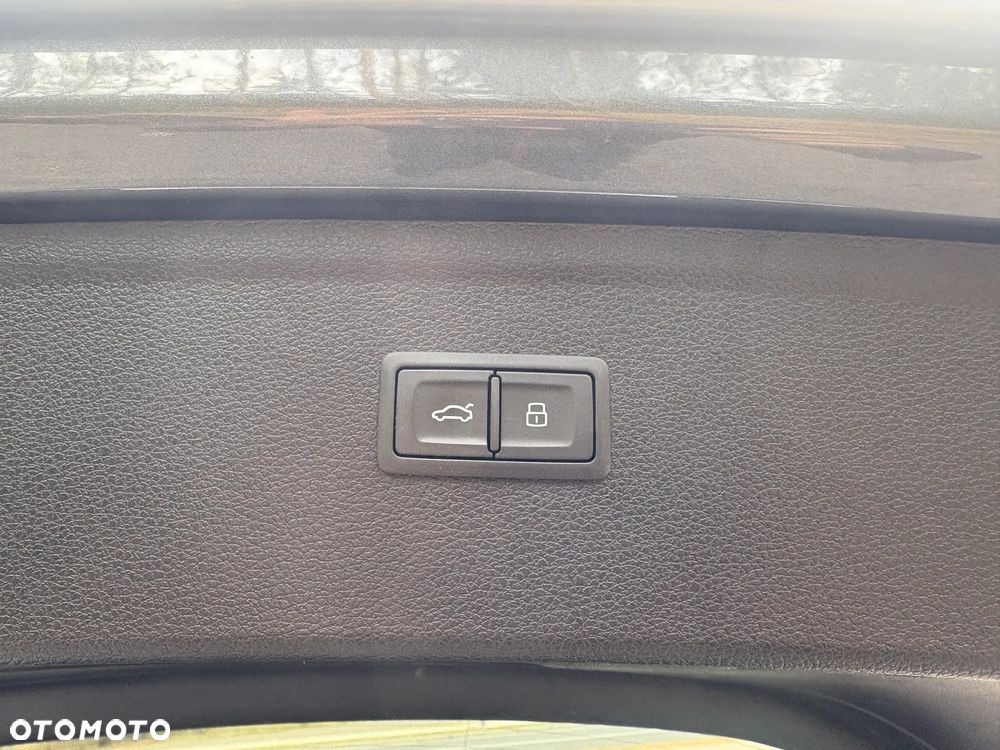 Audi Q5 55 TFSIe quattro S tronic S line business - 13