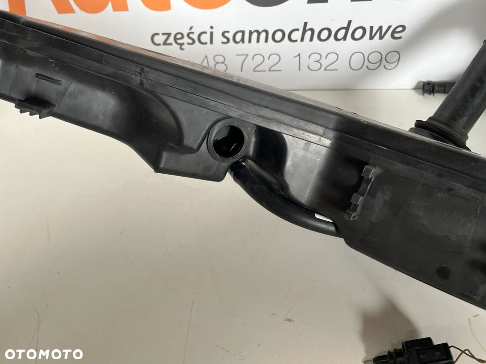 Kompletny zbiorniczek spryskiwaczy Audi Q5 8R Lift 8R0955453B - 2
