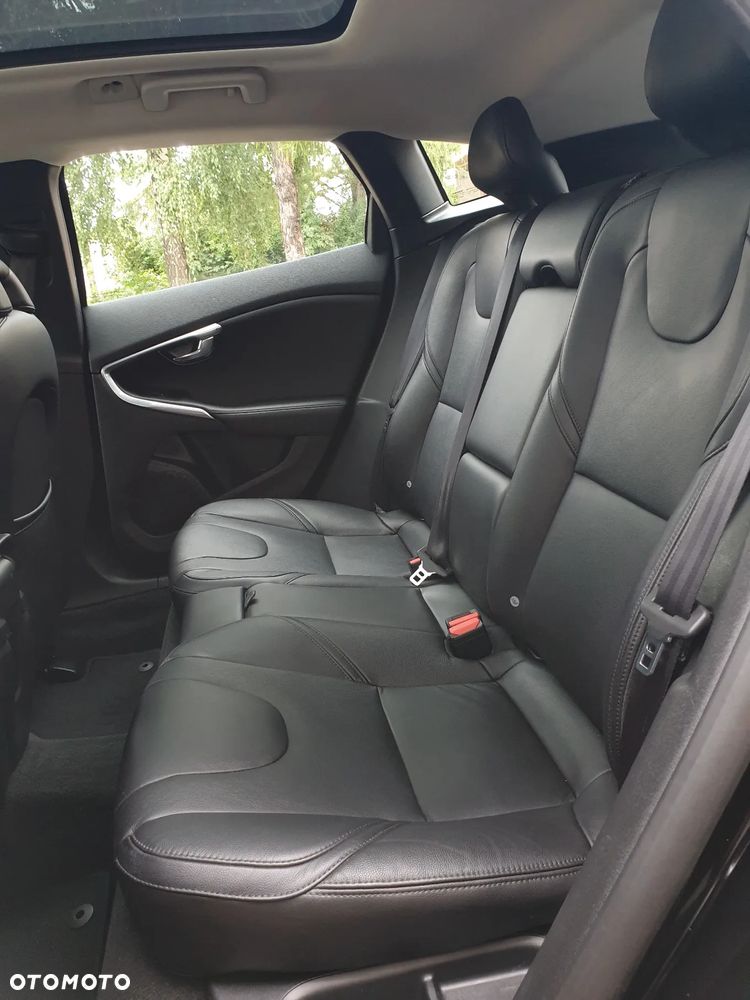Volvo V40 D3 Inscription - 36