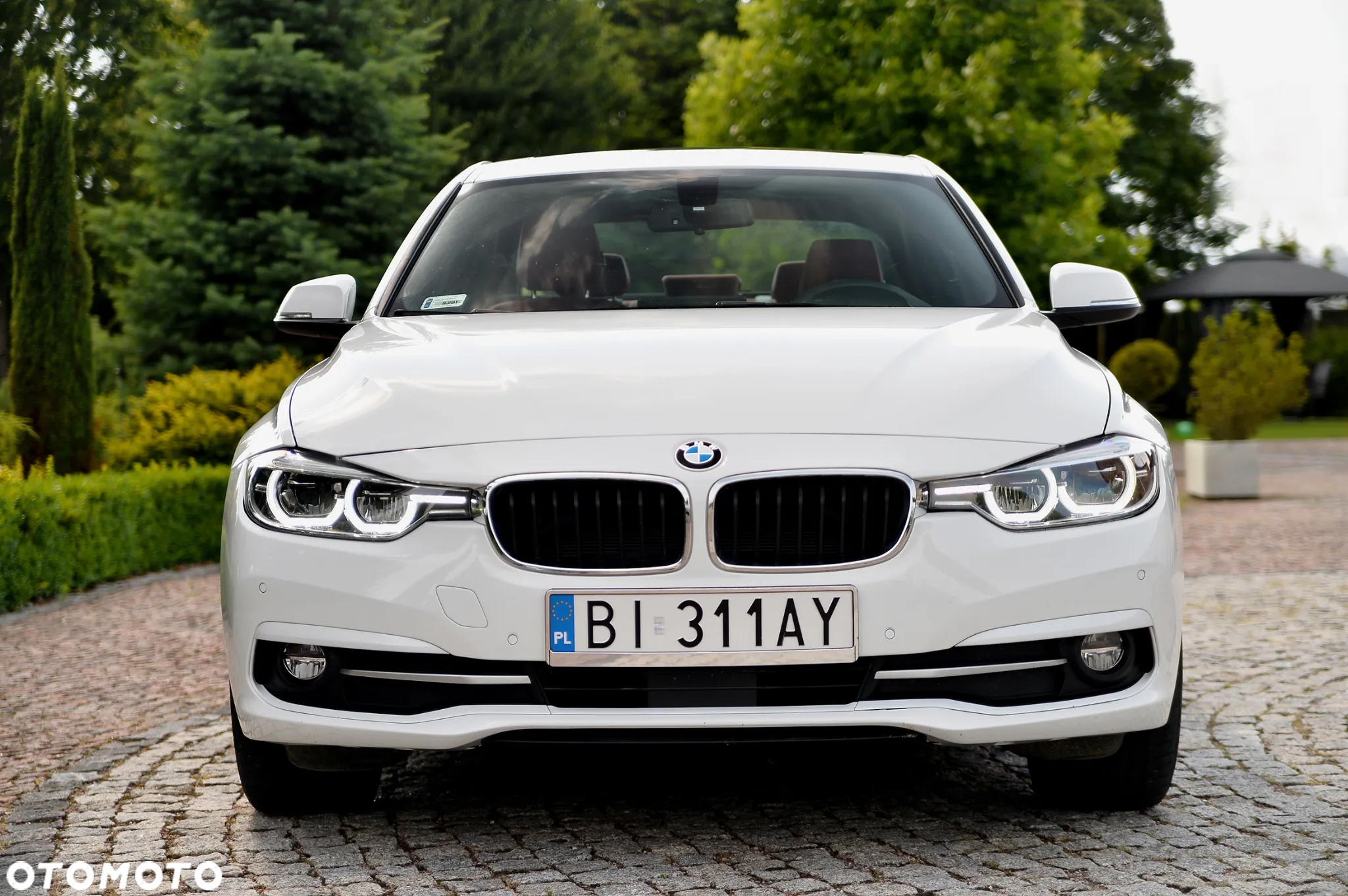 BMW Seria 3 330i xDrive Sport Line - 2