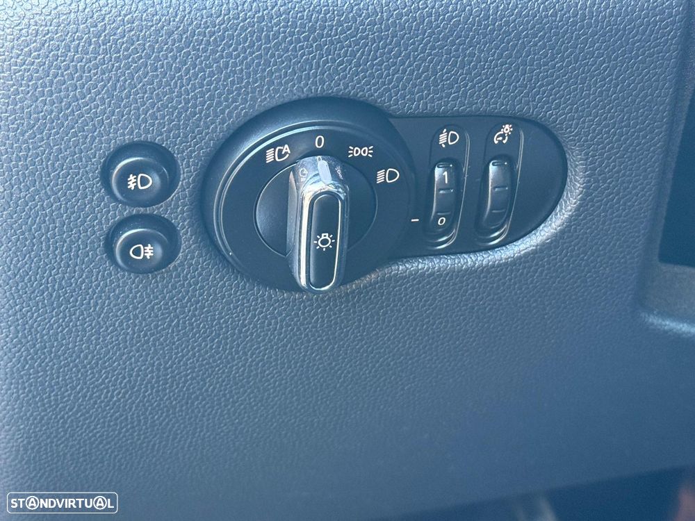 MINI 3 Portas Cooper Aut. - 19