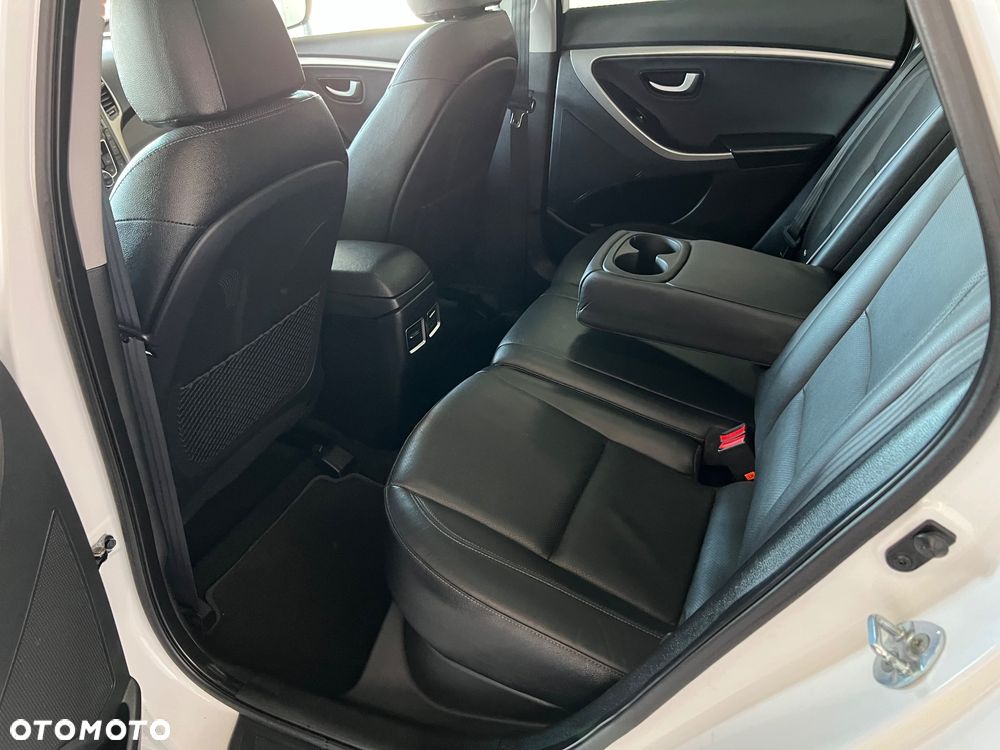 Hyundai i30 - 24
