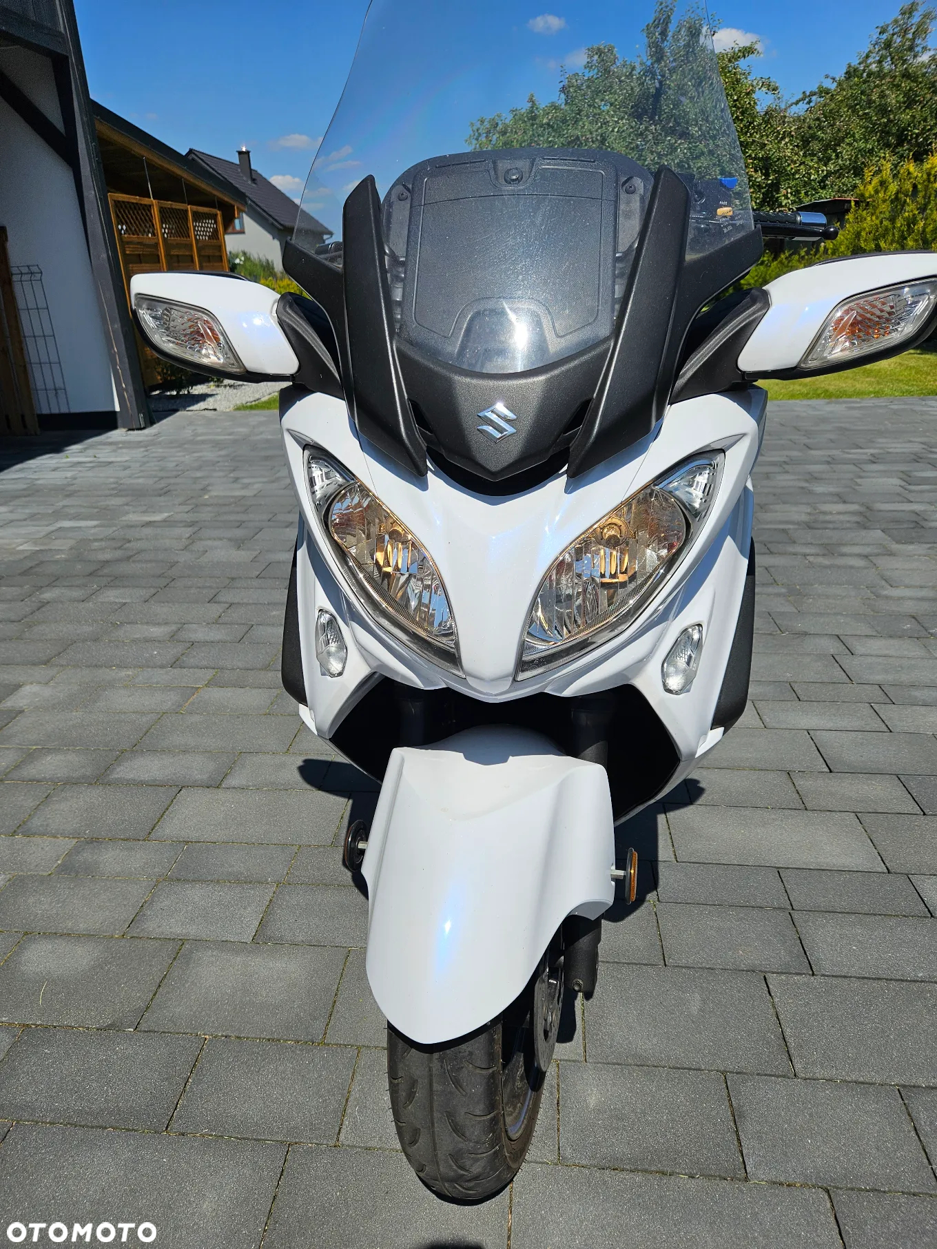 Suzuki Burgman - 11