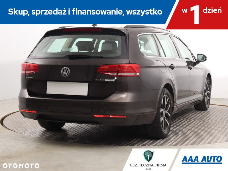 Volkswagen Passat - 6