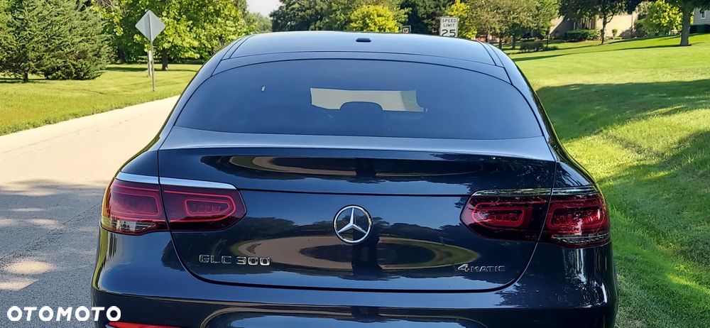 Mercedes-Benz GLC 300 4Matic 9G-TRONIC AMG Line - 2
