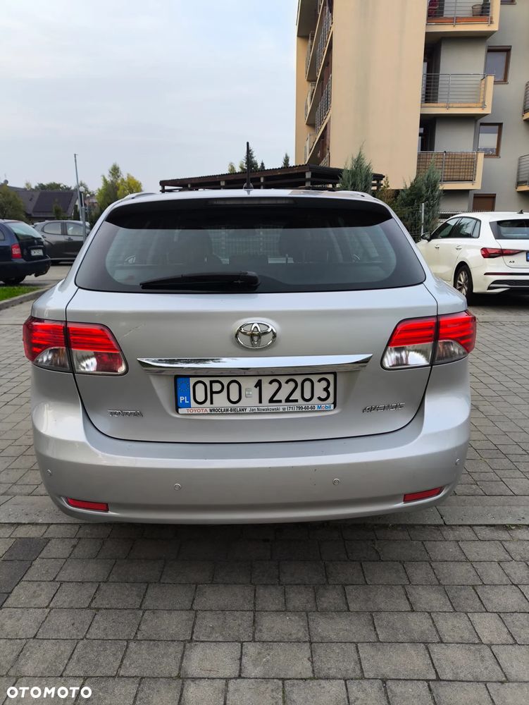 Toyota Avensis 2013 photo 5
