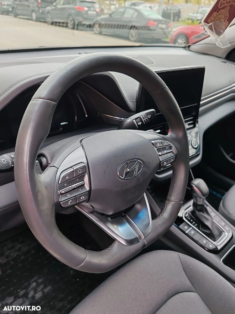 Hyundai IONIQ - 10