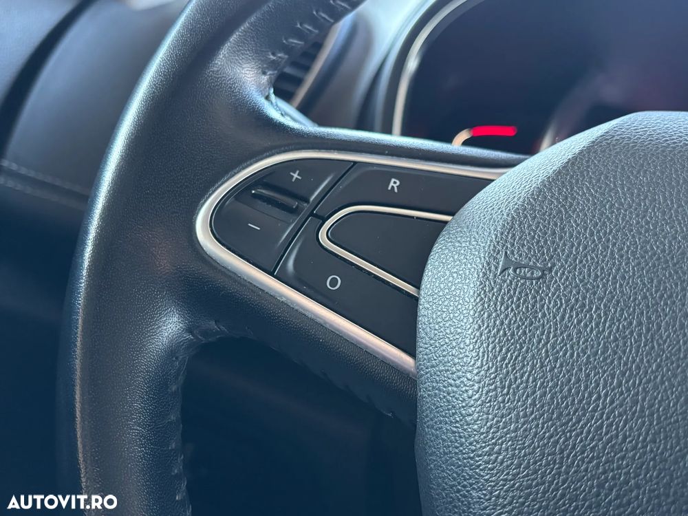 Renault Grand Scenic - 22