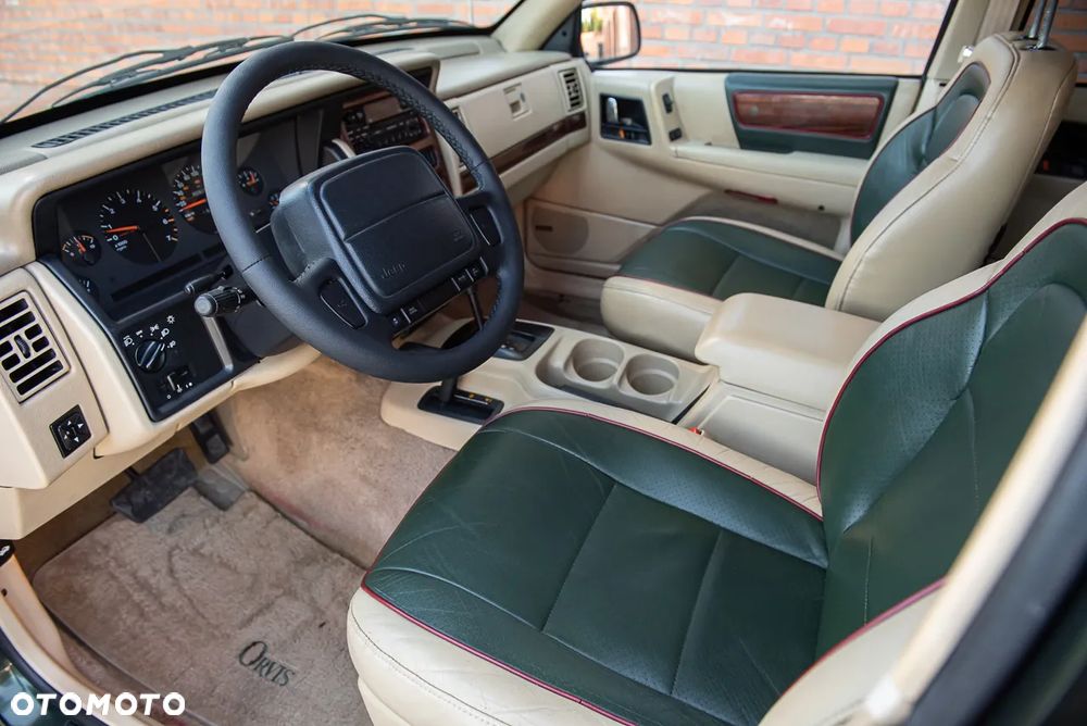 Jeep Grand Cherokee - 14