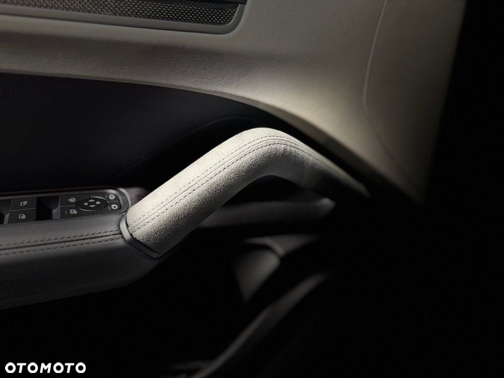 Porsche Cayenne - 30