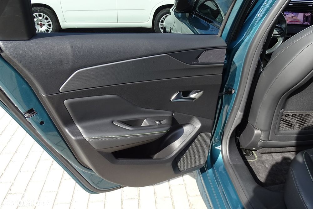 Peugeot 308 180 e-EAT8 GT - 25