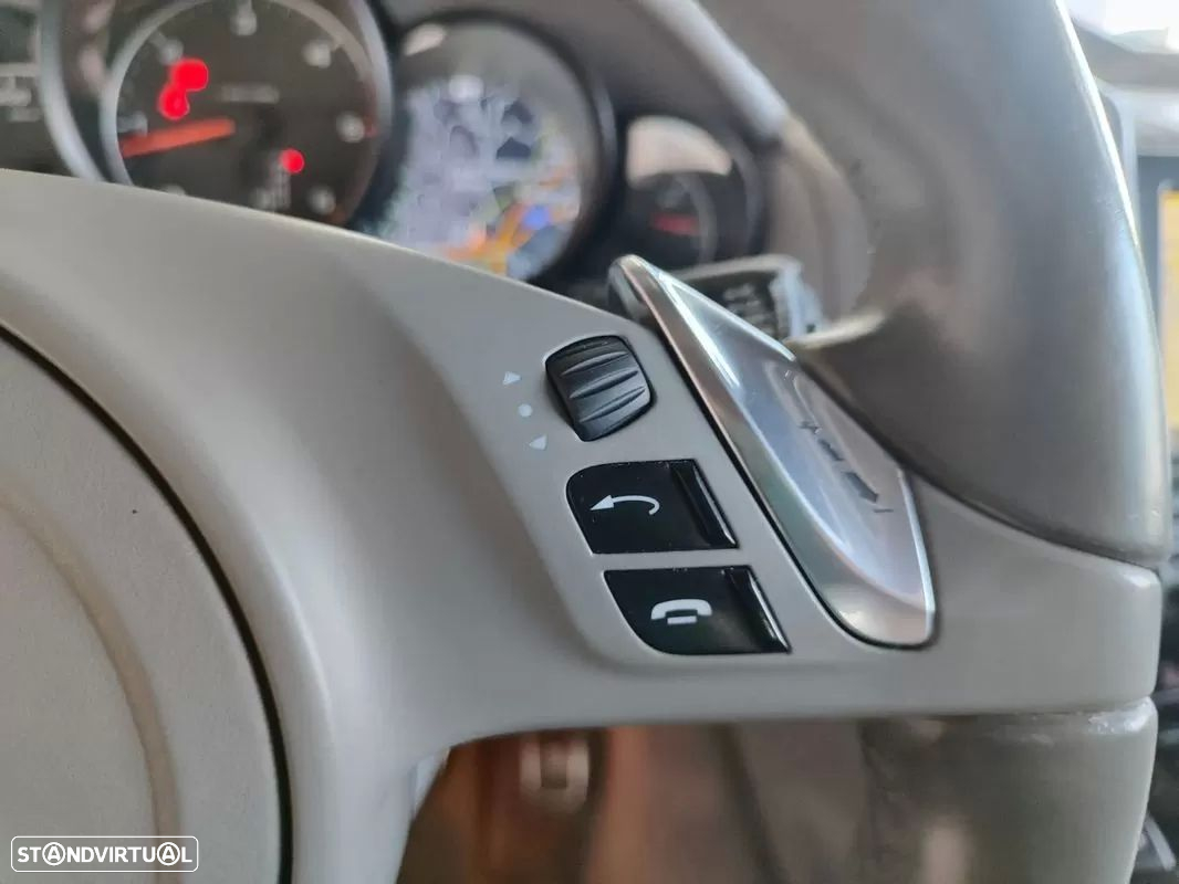Porsche Cayenne II Platinum Edition - 32
