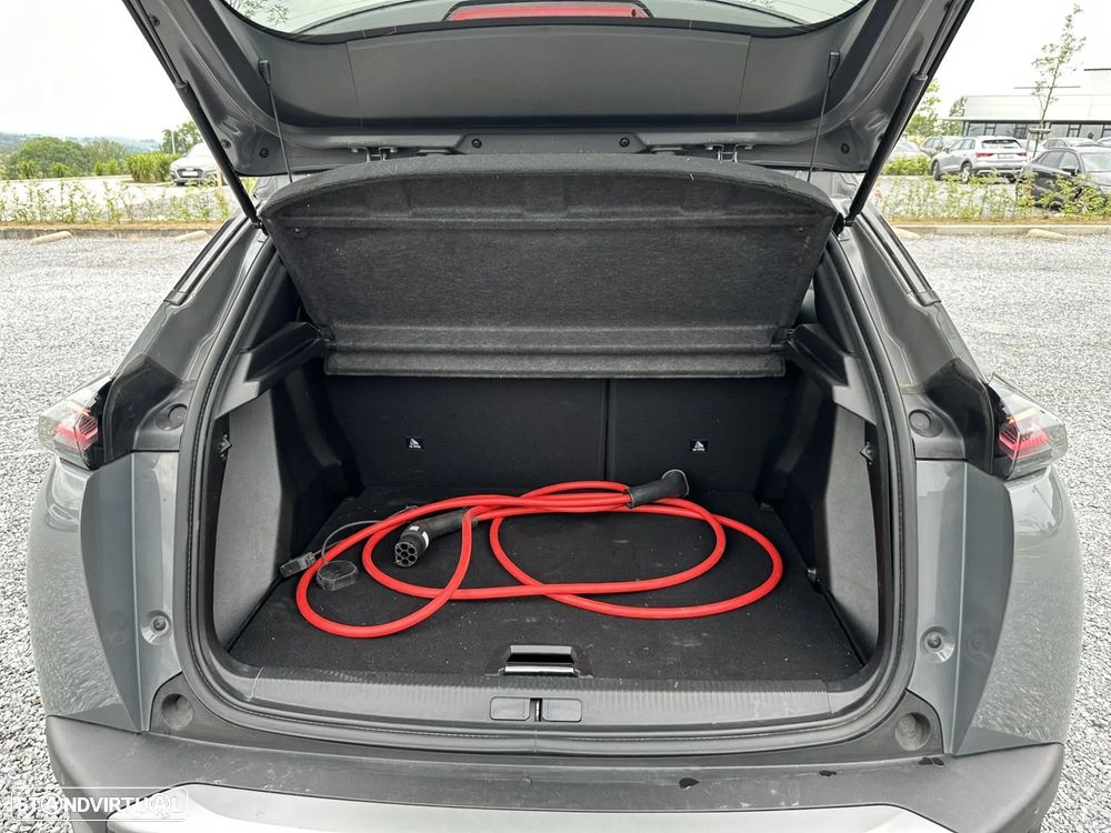 Peugeot e-2008 Allure - 8