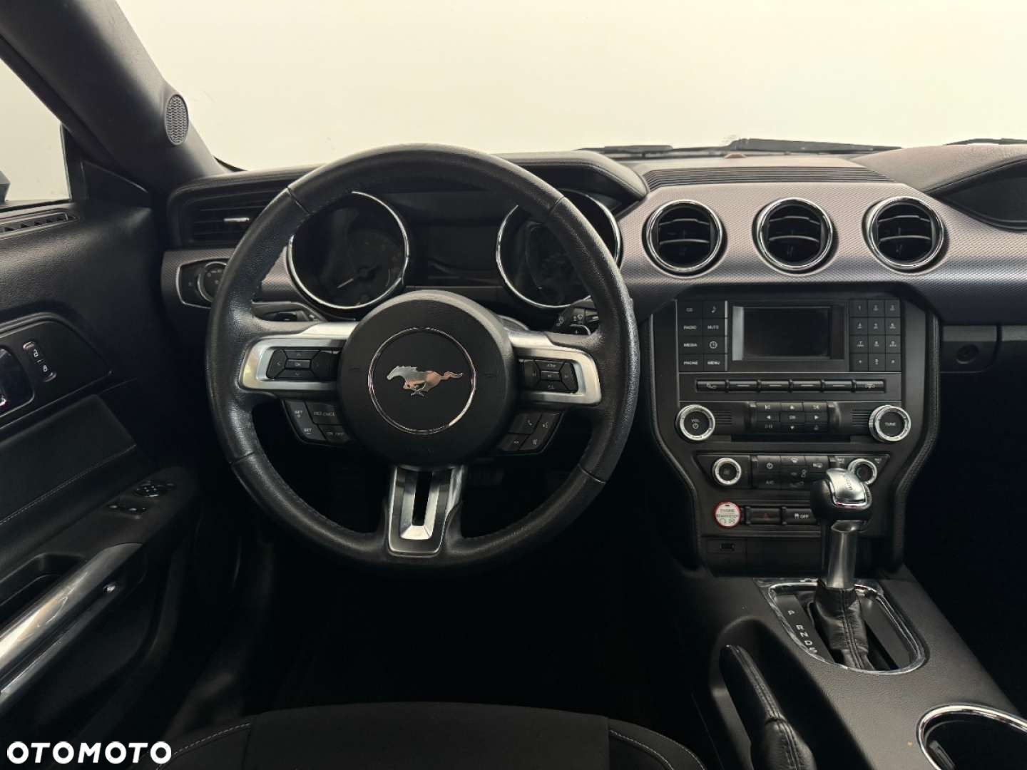 Ford Mustang - 24