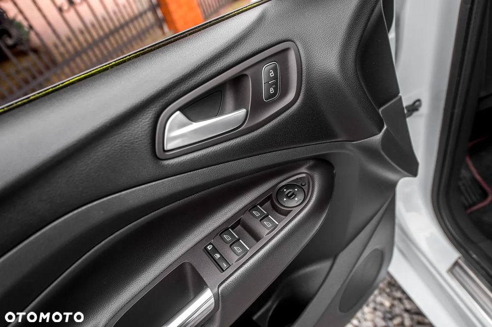 Ford Kuga 2.0 TDCi AWD ST-Line - 23