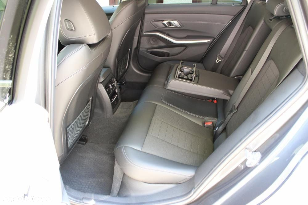 BMW Seria 3 - 10