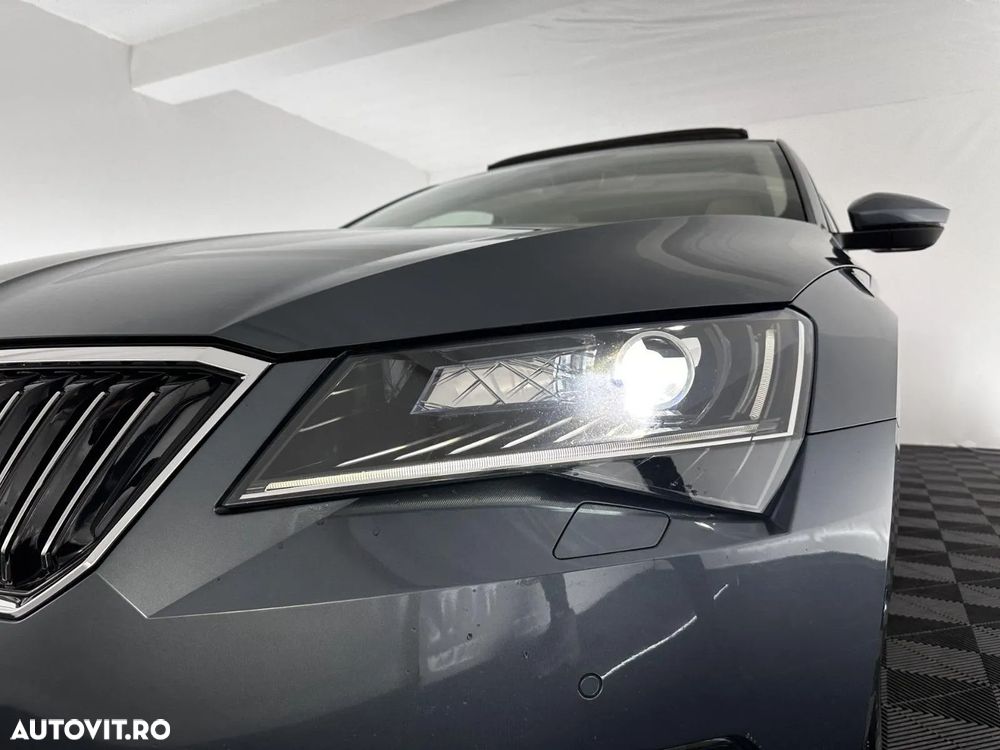 Skoda Superb 2.0 TDI Premium Edition - 6