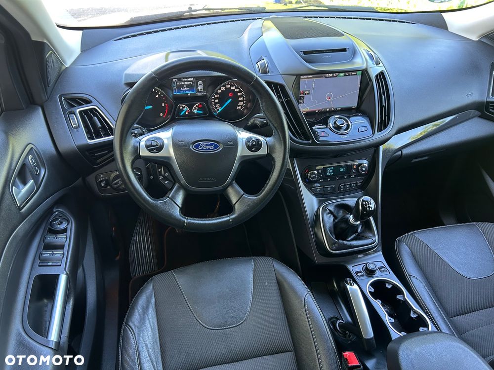 Ford Kuga 2.0 TDCi 2x4 Titanium - 29