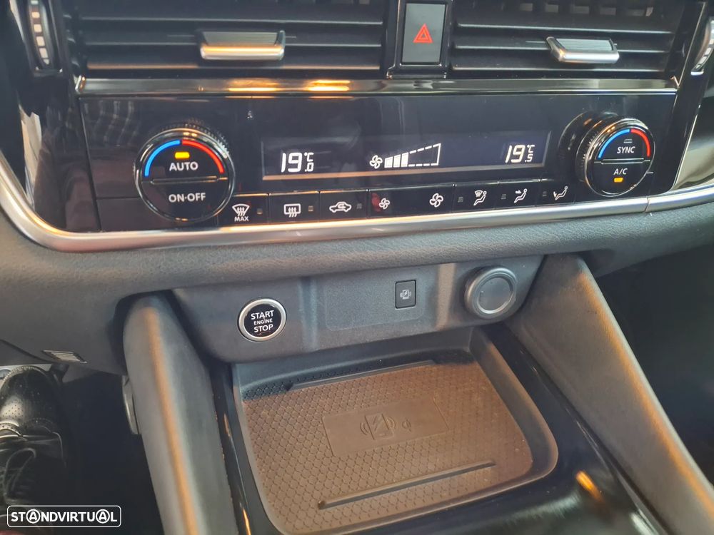 Nissan Qashqai 1.3 DIG-T N-Connecta DCT - 22