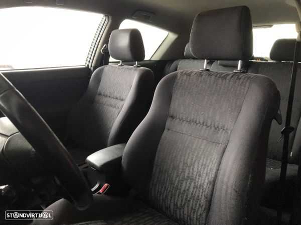 Para Peças Toyota Corolla Verso (_E12_) - 6