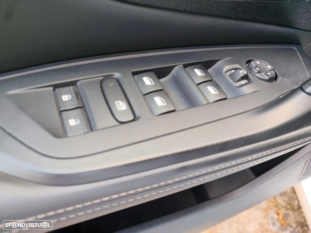 Peugeot 308 1.2 PureTech Allure EAT8 - 17