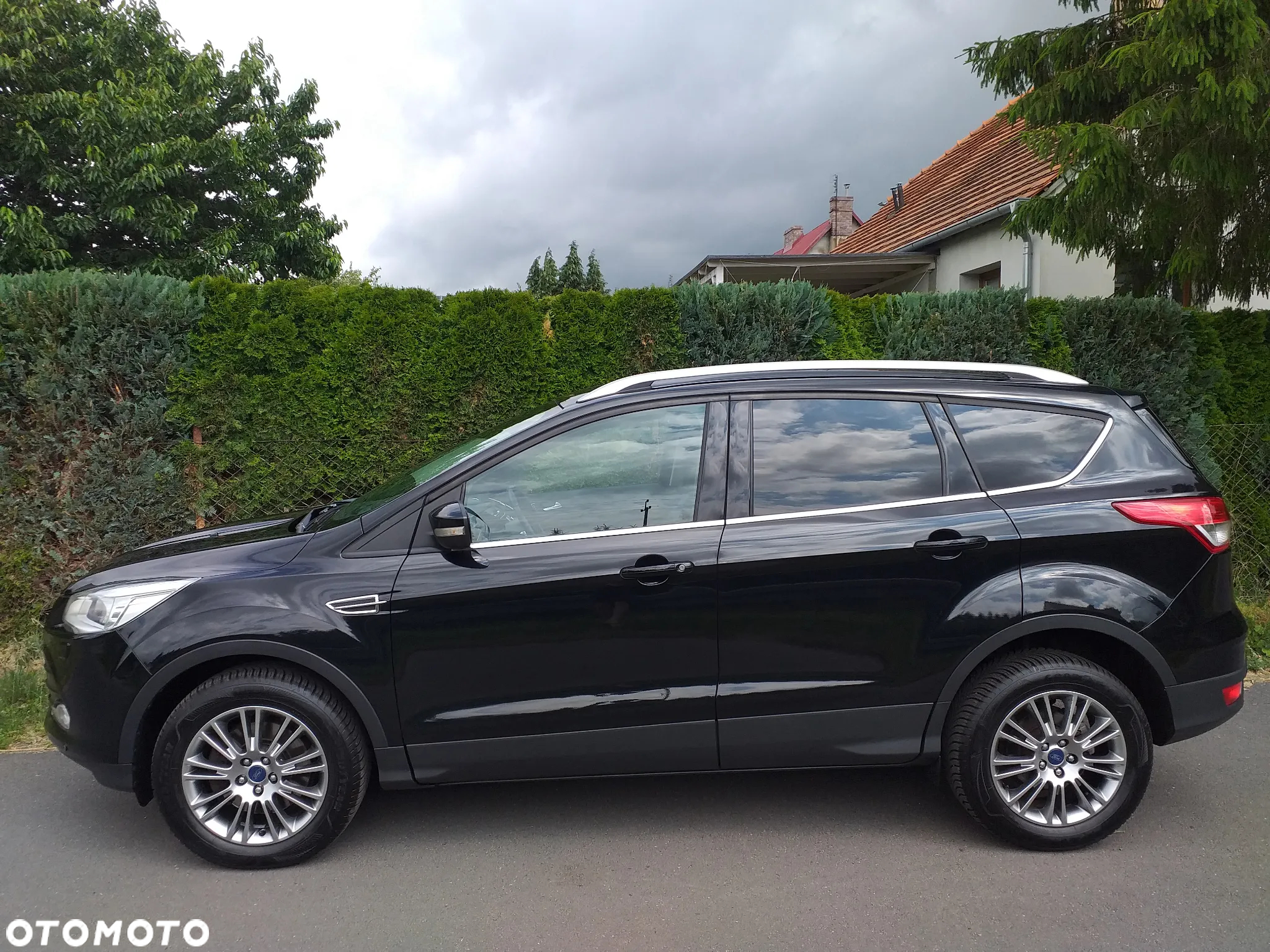 Ford Kuga 2.0 TDCi 2x4 Titanium - 4