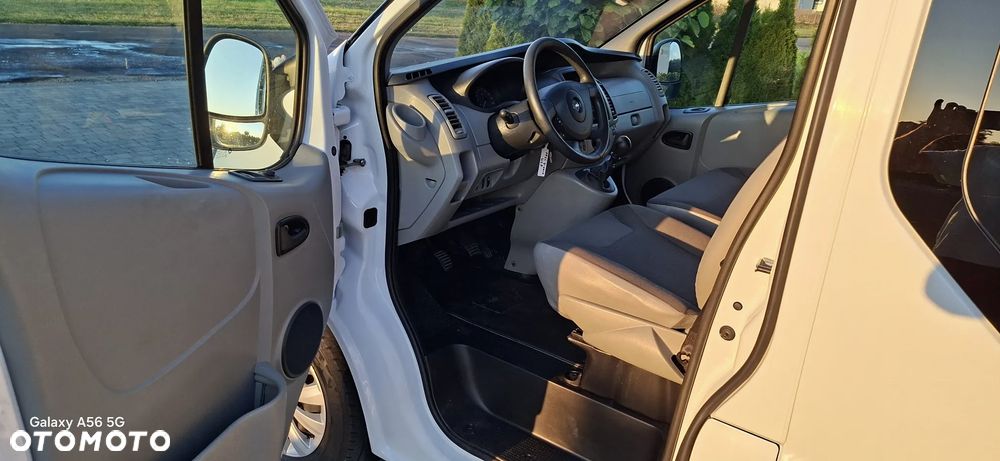 Opel Vivaro - 10