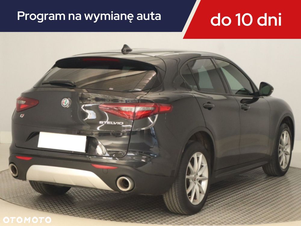 Alfa Romeo Stelvio - 7