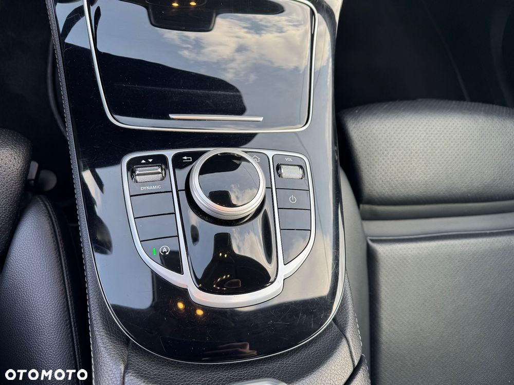 Mercedes-Benz Klasa E 220 d 4-Matic 9G-TRONIC - 17