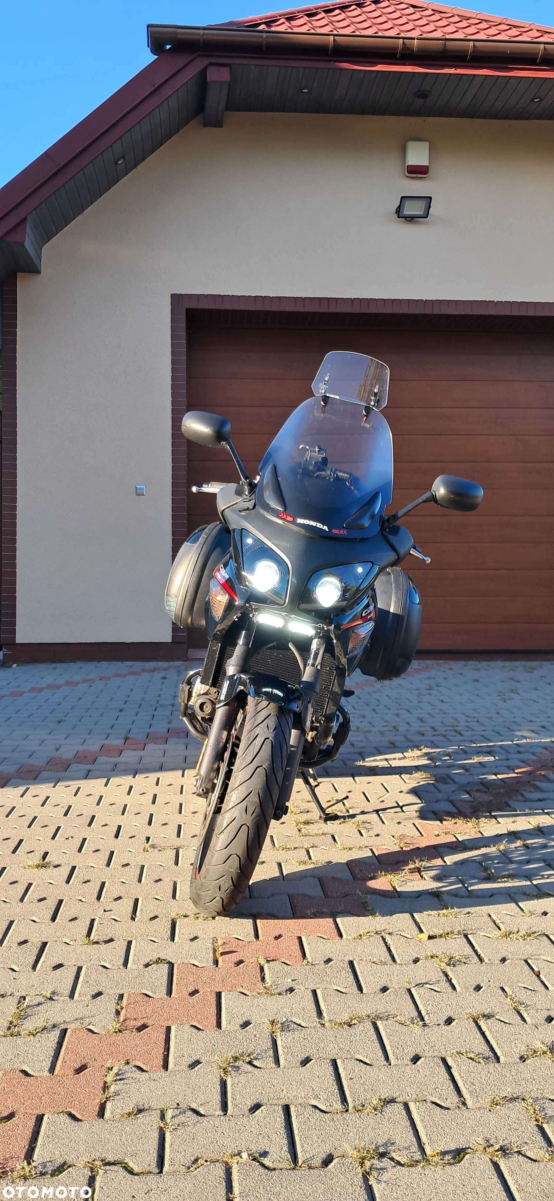 Honda CBF - 4
