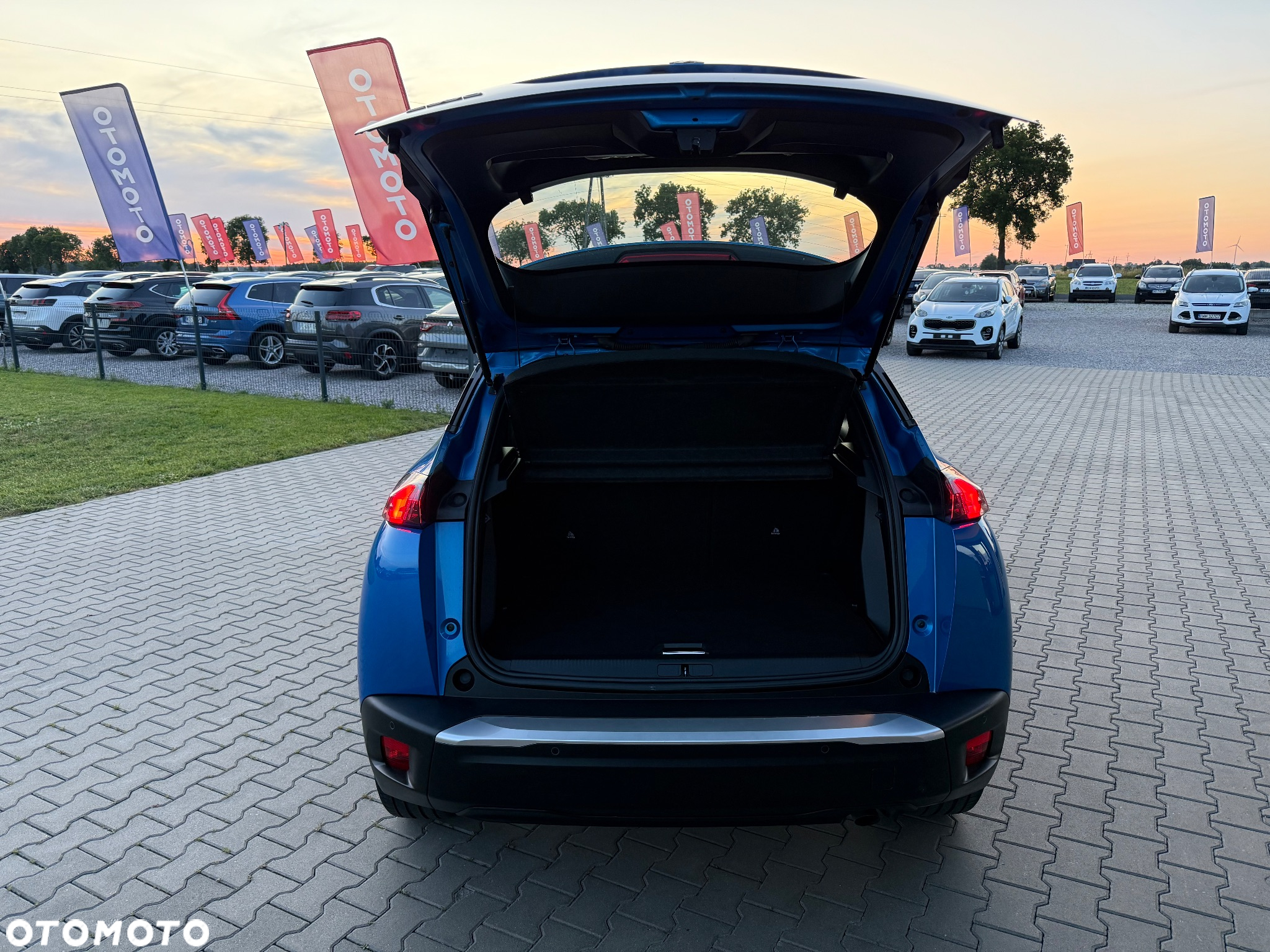 Peugeot 2008 1.2 PureTech Allure S&S - 32